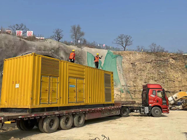 丘北发电机租赁如何根据测试结果判断机油泵的工作状态是否正常？