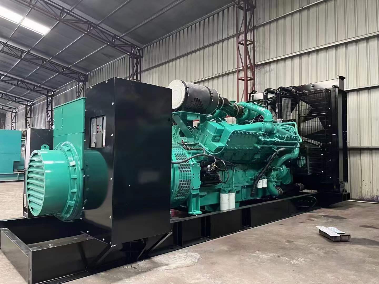 丘北如何降低 800kW 柴油发电机输出电流的波动？