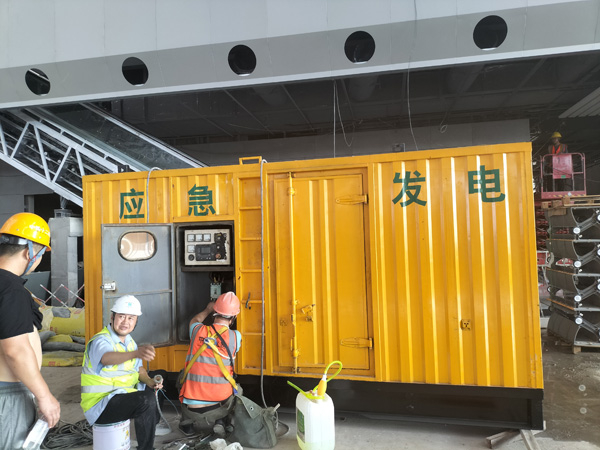丘北怎样判断空气滤清器是否需要更换？